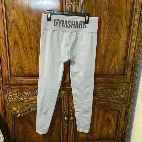 Gymshark leggings size M, light purple color - Picture 3 of 6